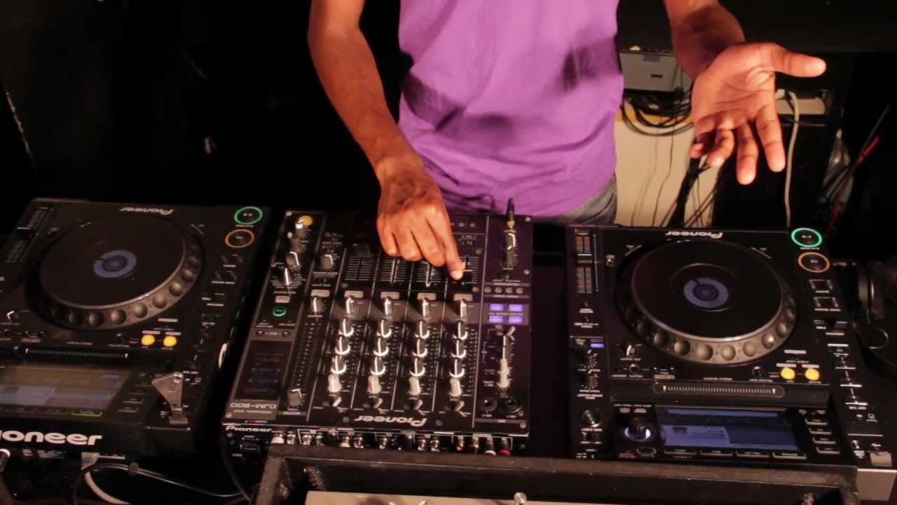 What-dj-equpiment-do-i-need-for-a-club-gig