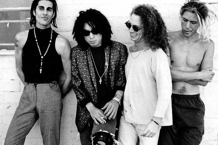 Jane's Addiction – A History of The Band that Pioneered Grunge and Alternative Metal