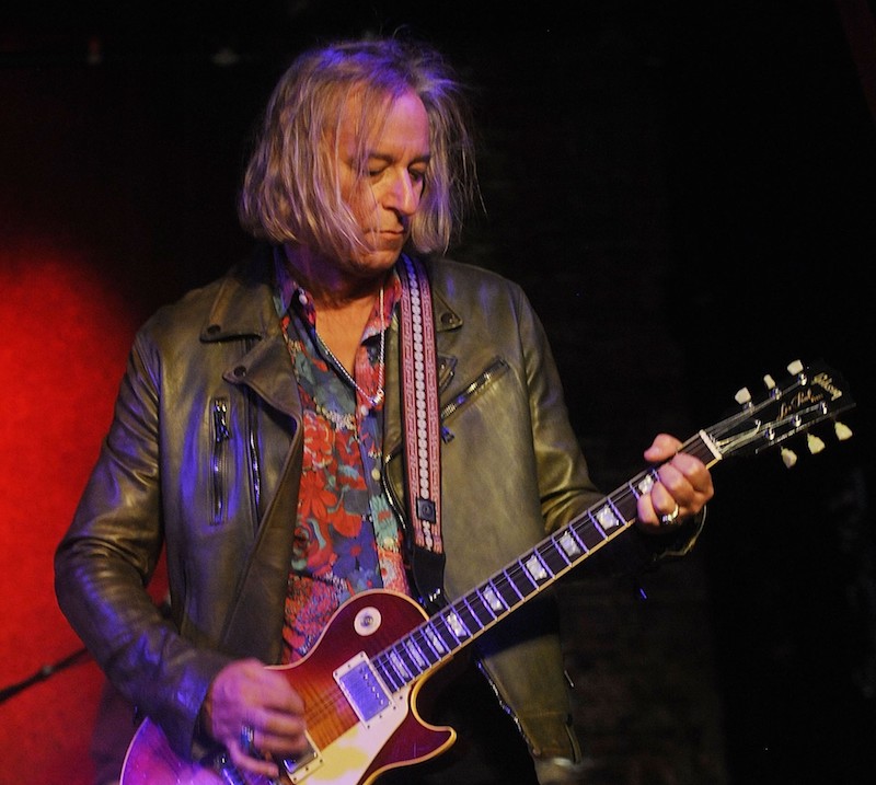 Peter Buck Playing Guitar
